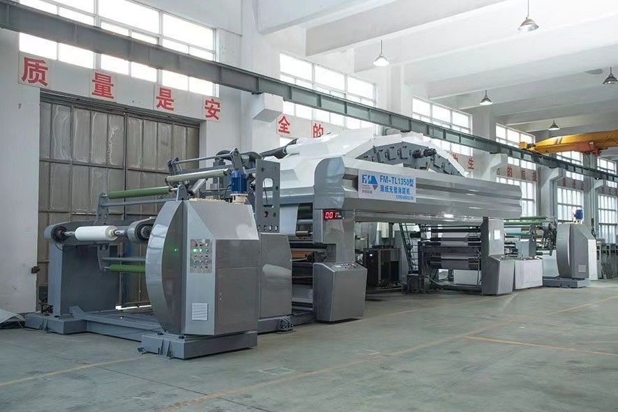1350mm پهنای لامیناسیون شیمیایی مبتنی بر آب بدون ماشین پوشش پلاستیکی برای کاغذ هنری