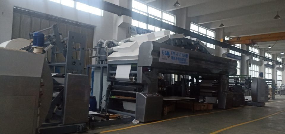 1350mm پهنای لامیناسیون شیمیایی مبتنی بر آب بدون ماشین پوشش پلاستیکی برای کاغذ هنری